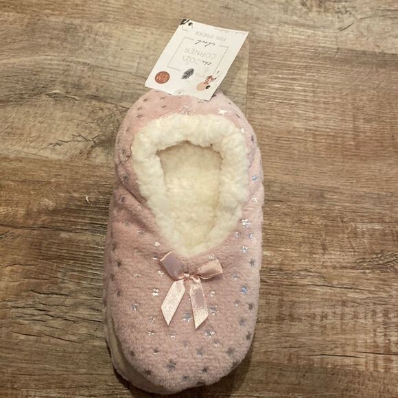 Cozy Corner Club Slipper Foil Cozies Pink Fluffy w Silver Star M/L - Picture 5 of 13